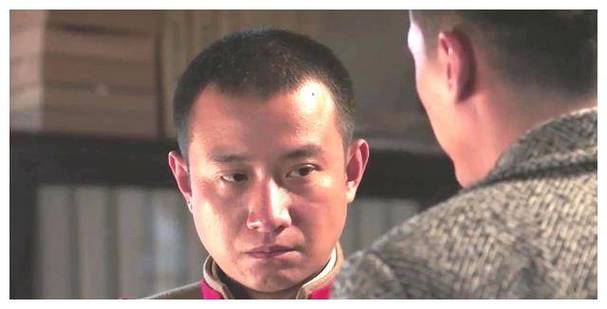 **西平张学良：一位卓越领导人和军事家的个人简历和专业分析**(图1)
