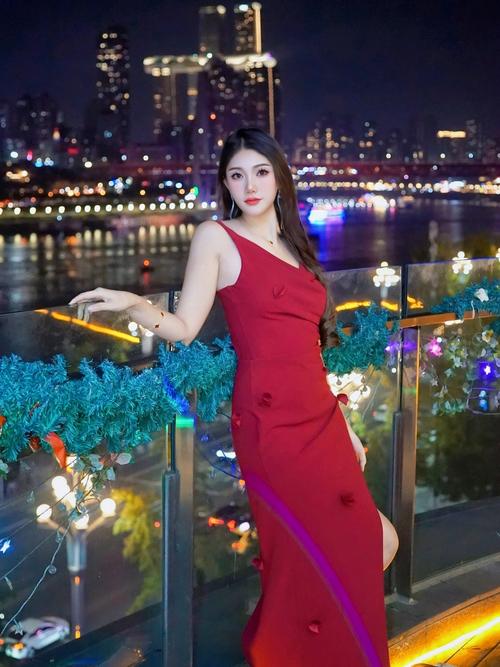 重庆伴游招聘月薪百万-长沙大圈女孩招聘-武汉招聘3000起[月入10万起]身高身材颜值决定收入！(图1)