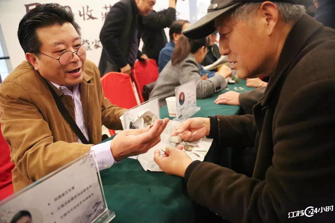 东纺城·江苏24小时|南通：志愿服务队“防艾”宣传进车站(图31)
