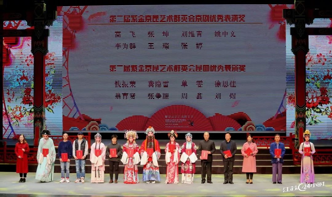 东纺城·江苏24小时|南通：志愿服务队“防艾”宣传进车站(图34)