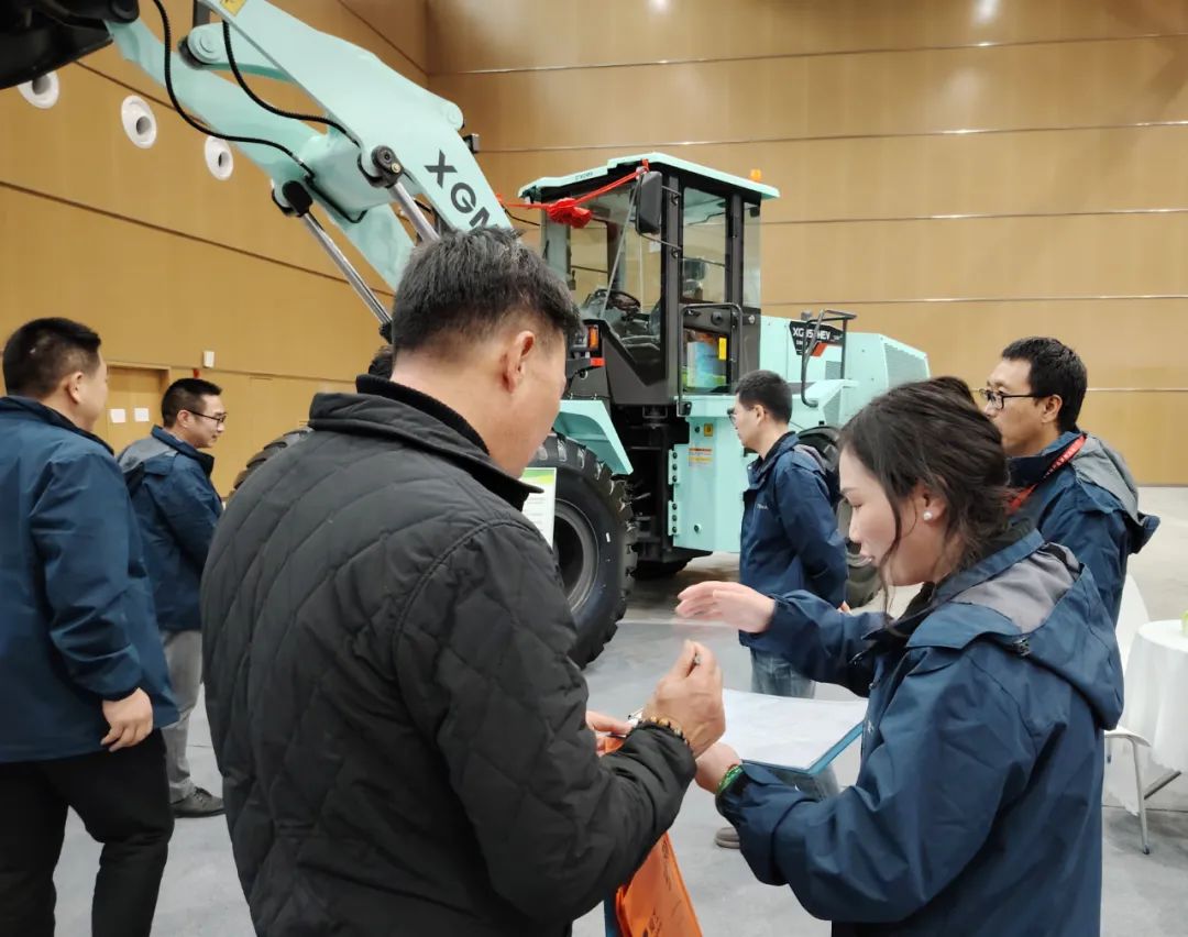 掘金拓银新能源  隧道高手厦工车  厦工参加第三届平潭隧道机械展(图4)