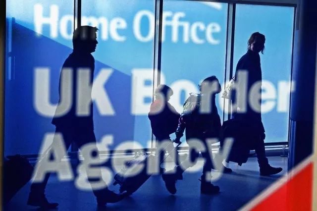 重磅！鲍首相积分移民制被否，英国拟大降工签门槛，促移民去偏远地区！(图23)