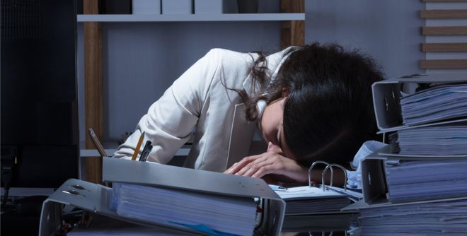 一位35岁被裁高管给你提个醒：在职场，这件事越早做越好！(图1)