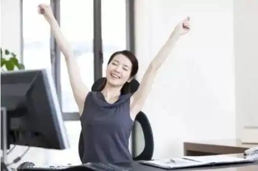 工作压力山大怎么办?学会这几招给自己减减压吧!(图2) 工作压力山大怎么办?学会这几招给自己减减压吧!(图2)