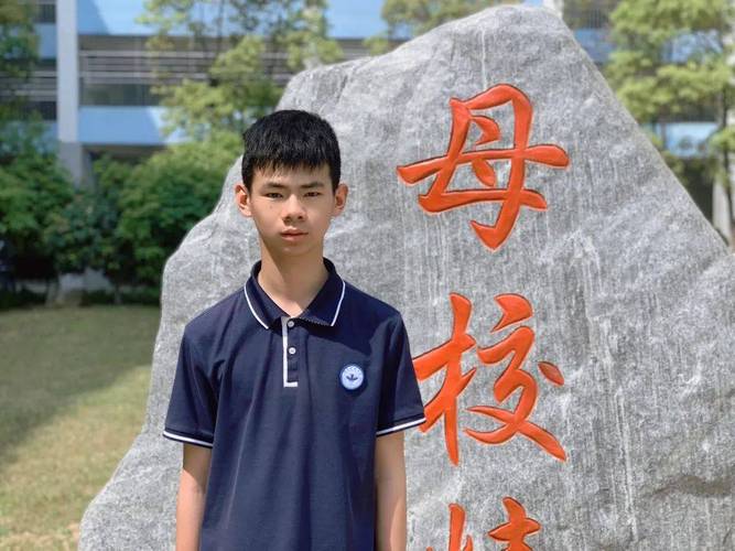 【成长榜样】锐意进取 无私奉献——记悉尼学院学生何锴